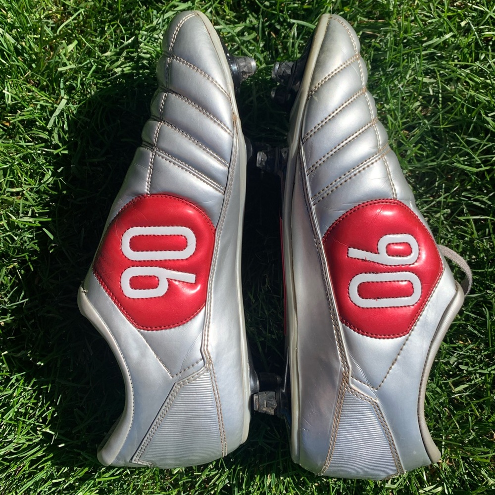 Total 90 III SG soccer cleats
